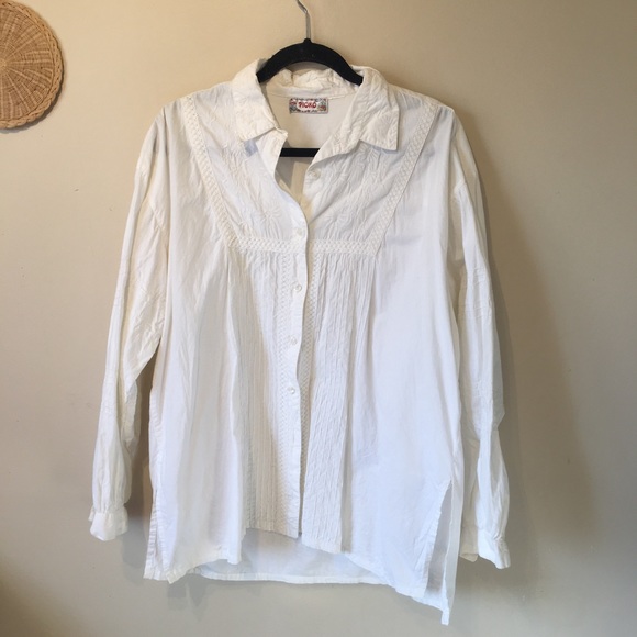 Pioko size large cream coloured unique shirt. - Picture 2 of 12